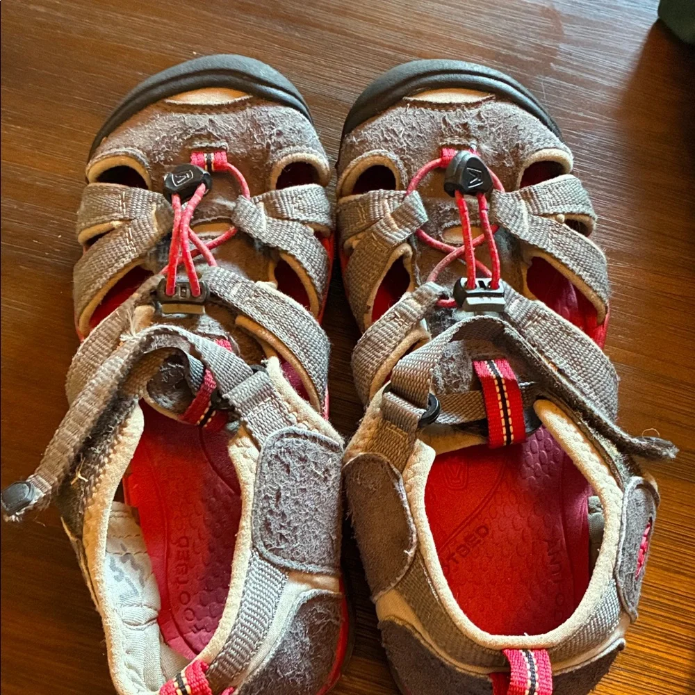 Keen Kids Sandals - Gray and Red